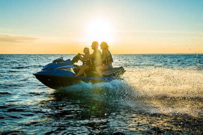 How To Safely Operate A Personal Watercraft Geico Living How To Safely Operate A Personal Watercraft Geico Living