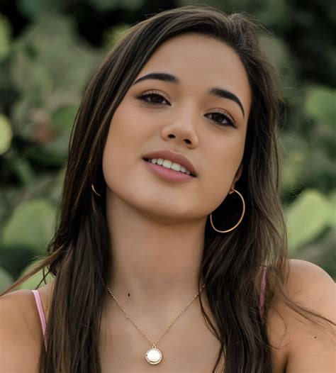 Picture Of Sofia Gomez