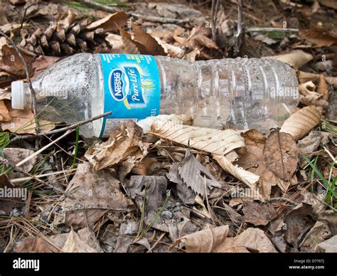 Trash On Ground Hi Res Stock Photography And Images Alamy Trash On Ground Hi Res Stock Photography And Images Alamy