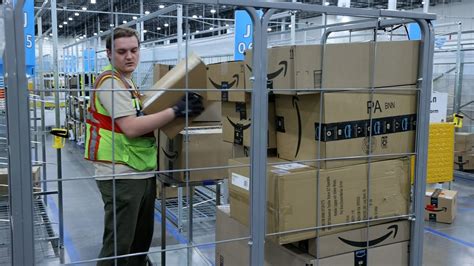 Watch Now Inside The Amazon Delivery Station Youtube Watch Now Inside The Amazon Delivery Station Youtube
